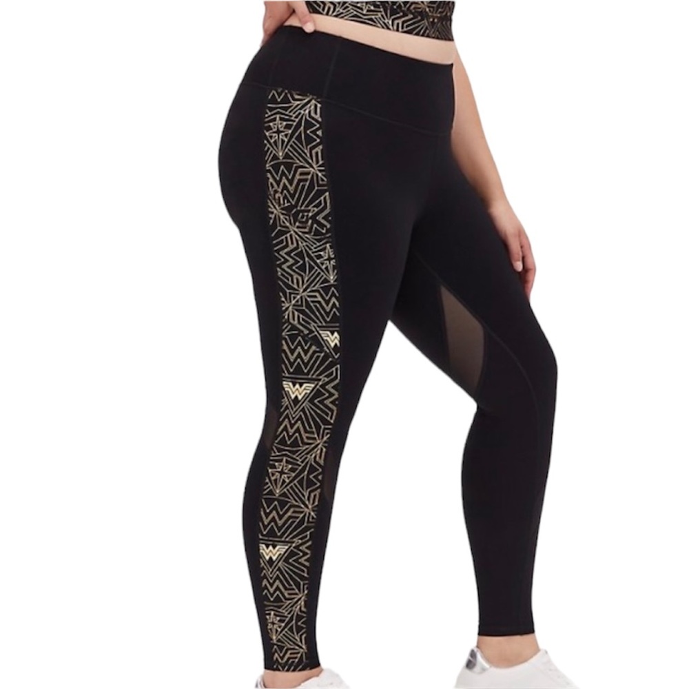 Torrid Women's Wonder Woman Crop Active Legging Size 1X